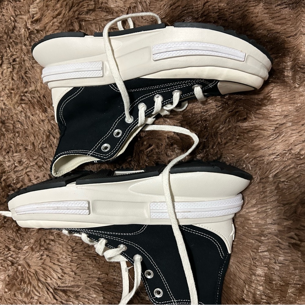 Stylish Black and White Women's Sneakers